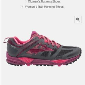 Brooks Cascadia hiking shoes women’s 10.5